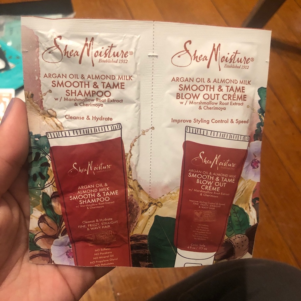 Shea Moisture Shampoo / Conditioner sample